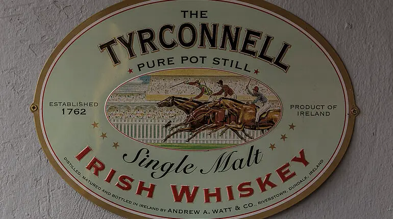 Tryconnell Irish Whiskey-Schild in Dingle