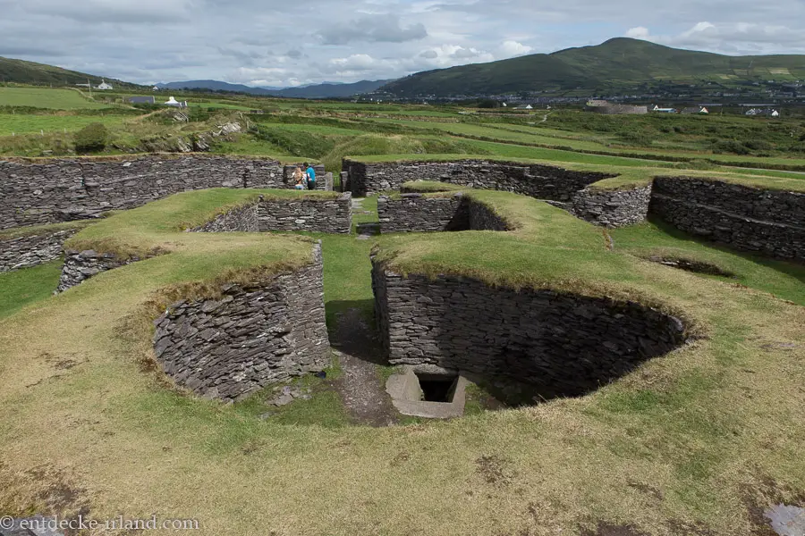 Wunderschöne Steinforts nahe dem Ring of Kerry