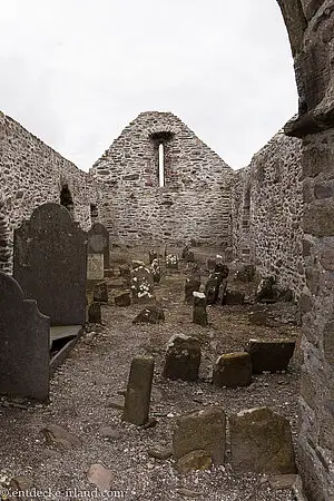 Die alten Gemäuer der Bellinskelligs Priorei