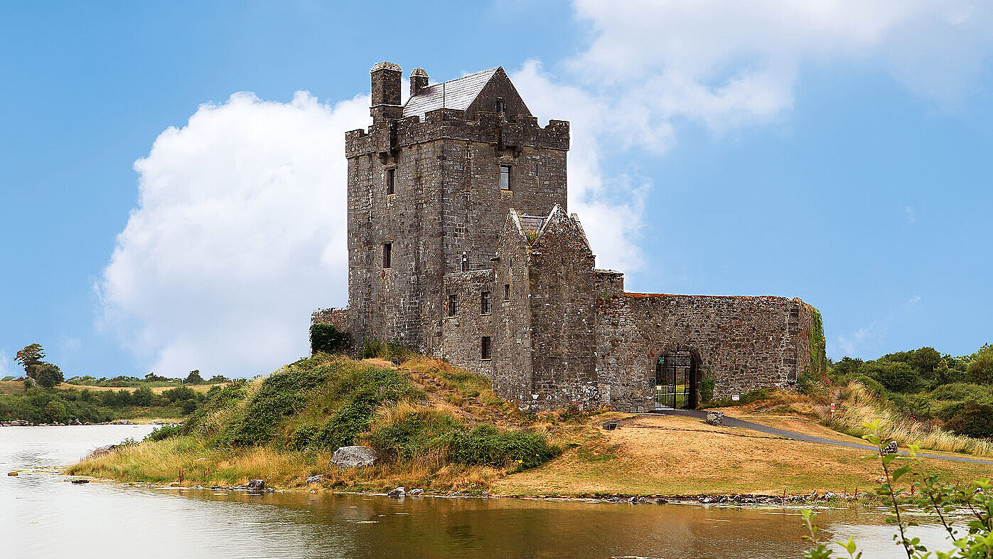 Dunguaire Castle